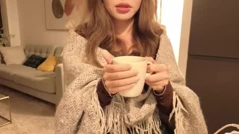 Snapshot of amyalwayshere chatting on January 6, 7:23 am girl next door named Amy online show from January 6, 7:23 am