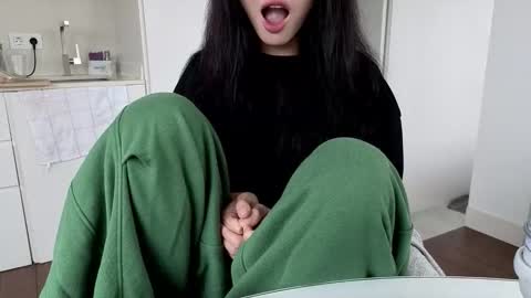 Snapshot of amyalwayshere chatting on February 1, 2:48 pm girl next door named Amy online show from February 1, 2:48 pm