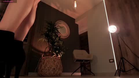 Snapshot of amyarmstrong chatting on January 10, 4:12 am Amy Armstrong online show from January 10, 4:12 am