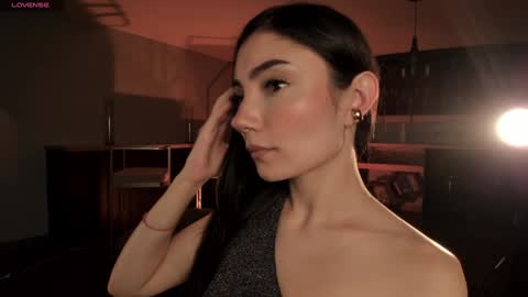 Snapshot of amyarmstrong chatting on January 25, 11:43 pm Amy Armstrong online show from January 25, 11:43 pm