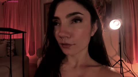 Snapshot of amyarmstrong chatting on February 18, 5:53 am Amy Armstrong online show from February 18, 5:53 am