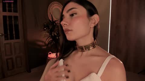 Snapshot of amyarmstrong chatting on March 3, 12:15 am Amy Armstrong online show from March 3, 12:15 am