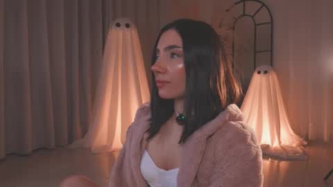 Snapshot of amyarmstrong chatting on October 16, 1:39 am Amy Armstrong online show from October 16, 1:39 am