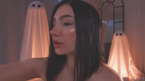 Snapshot of amyarmstrong chatting on October 19, 2:07 pm Amy Armstrong online show from October 19, 2:07 pm