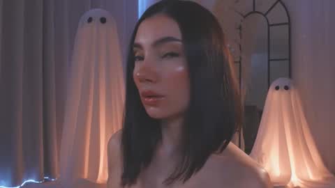 Snapshot of amyarmstrong chatting on October 28, 7:38 pm Amy Armstrong online show from October 28, 7:38 pm