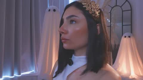 Snapshot of amyarmstrong chatting on October 29, 8:21 pm Amy Armstrong online show from October 29, 8:21 pm