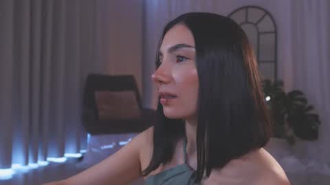 Snapshot of amyarmstrong chatting on November 10, 8:41 pm Amy Armstrong online show from November 10, 8:41 pm