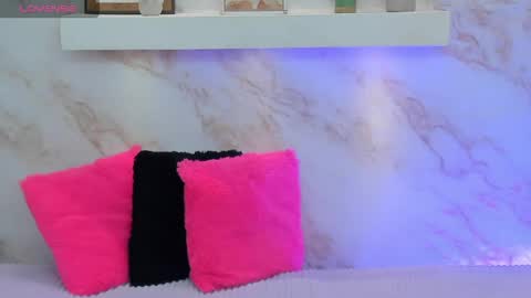 My name is AMY... Nice to meet you  thumb up me please its important online show from April 13, 4:23 pm