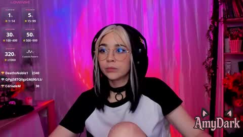 Snapshot of amydark chatting on November 22, 5:39 am Amy online show from November 22, 5:39 am