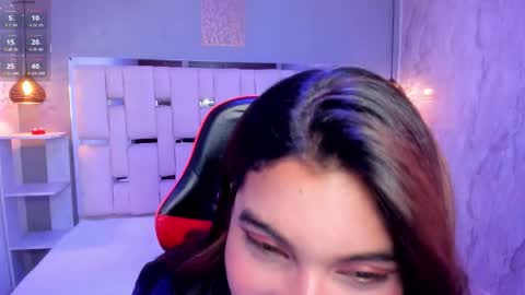 Snapshot of amyevan_ chatting on September 25, 8:45 pm amyevan_ online show from September 25, 8:45 pm