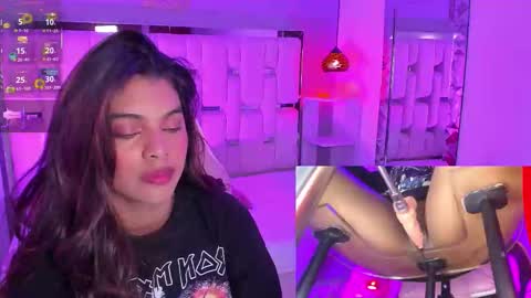 Snapshot of amyevan_ chatting on November 13, 9:36 pm amyevan_ online show from November 13, 9:36 pm