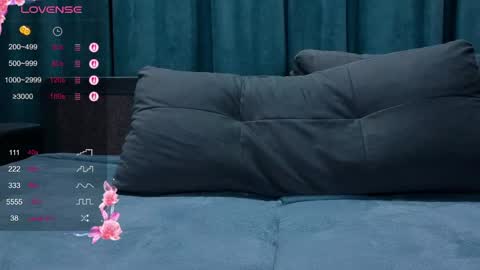 Anna online show from April 16, 9:39 pm