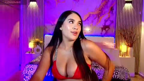 amyjohnsonn online show from July 18, 5:44 am