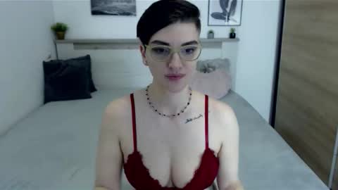 Snapshot of amylexy chatting on April 3, 8:18 pm Hi there guys My pleasure in your hands pvt is open online show from April 3, 8:18 pm