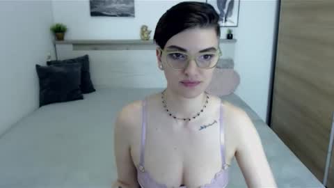 Snapshot of amylexy chatting on April 5, 12:52 am Hi there guys My pleasure in your hands pvt is open online show from April 5, 12:52 am