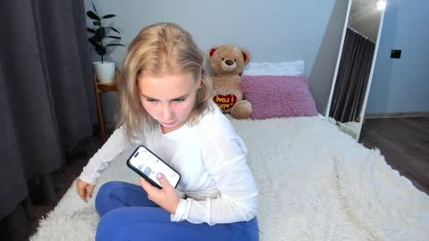 amymilson online show from December 13, 1:44 pm