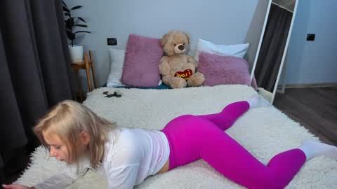 amymilson online show from December 19, 7:18 pm