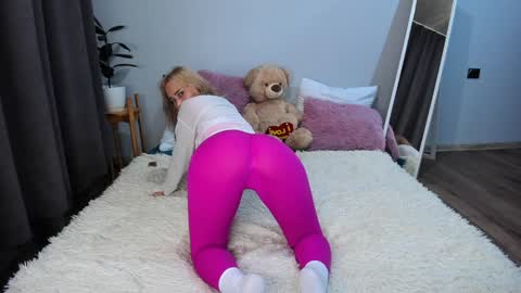 amymilson online show from December 19, 10:21 pm