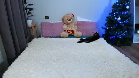 amymilson online show from December 28, 7:22 pm