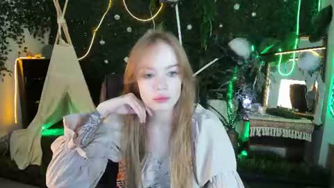 Snapshot of amynox chatting on June 22, 9:06 am Amy online show from June 22, 9:06 am