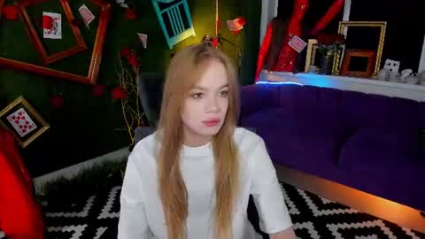 Snapshot of amynox chatting on June 24, 9:19 am Amy online show from June 24, 9:19 am