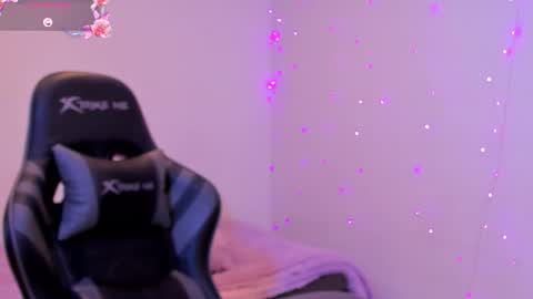 Amy online show from November 6, 7:59 pm