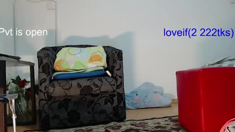 Snapshot of amyrashines chatting on January 8, 6:52 am AMYra - not talkative and a little shy online show from January 8, 6:52 am