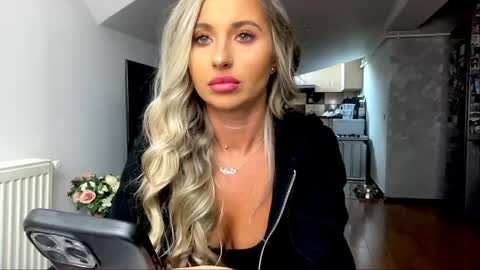 amyroberta92 online show from January 13, 10:03 am