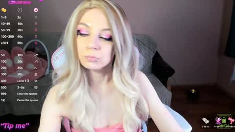 Amy Rose online show from December 6, 7:45 pm