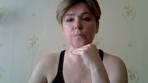 amyvalentine1 online show from April 1, 7:53 am