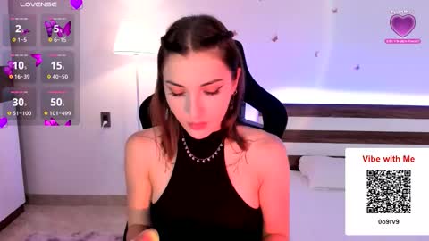 Snapshot of amyvilvet chatting on October 27, 9:08 pm amyvilvet online show from October 27, 9:08 pm