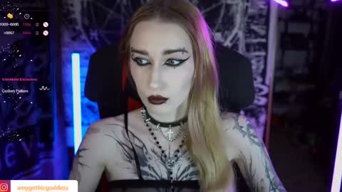 Snapshot of amywhitenessxx chatting on March 3, 11:44 am Amy switch Goddess divine Mistress online show from March 3, 11:44 am