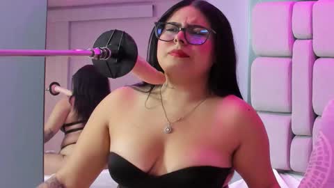 Snapshot of amywhitte_ chatting on November 30, 7:29 pm amywhitte_ online show from November 30, 7:29 pm