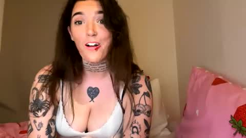 Snapshot of amyyyoxxo chatting on February 22, 6:19 pm Amyyyoxxo online show from February 22, 6:19 pm