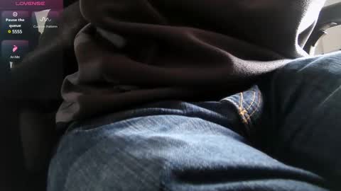 A online show from March 3, 9:33 am