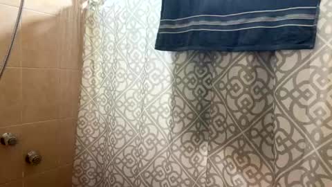 Snapshot of an_e333 chatting on October 7, 1:36 am an_e333 online show from October 7, 1:36 am