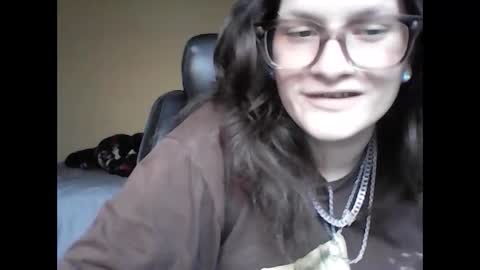 Snapshot of an_e333 chatting on October 13, 11:38 pm an_e333 online show from October 13, 11:38 pm