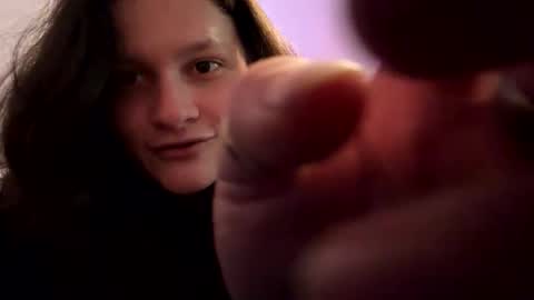 Snapshot of an_e333 chatting on November 13, 9:03 pm an_e333 online show from November 13, 9:03 pm