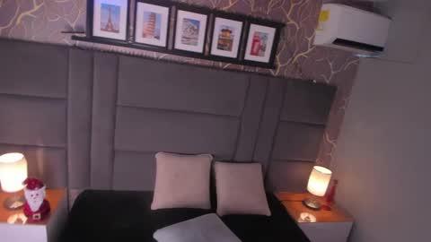 Snapshot of ana_beckett chatting on January 9, 2:40 pm Ana online show from January 9, 2:40 pm