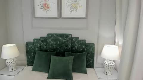 Snapshot of ana_beckett chatting on October 2, 10:44 am Ana online show from October 2, 10:44 am