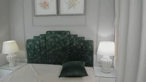 Snapshot of ana_beckett chatting on October 24, 10:44 am Ana online show from October 24, 10:44 am