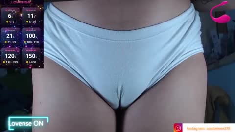 Snapshot of ana_loveee chatting on September 17, 10:11 pm Ana lopez - Cameltoe girl online show from September 17, 10:11 pm