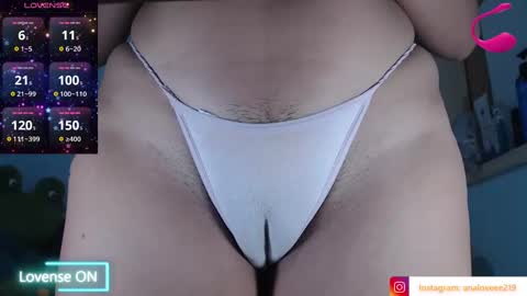 Snapshot of ana_loveee chatting on September 26, 9:13 am Ana lopez - Cameltoe girl online show from September 26, 9:13 am