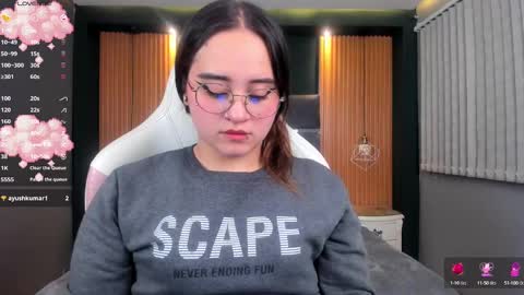 Ana online show from December 5, 8:33 pm