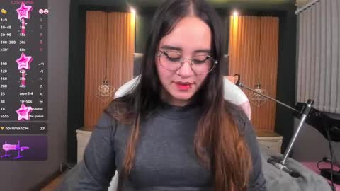 Ana online show from December 6, 8:07 pm