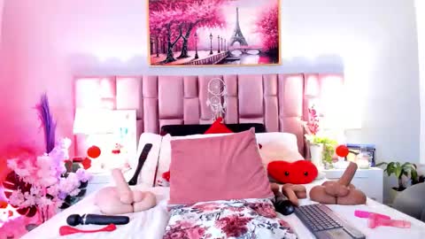 anaa_bellaa online show from December 4, 12:25 pm