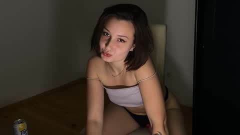 Snapshot of anabanana77 chatting on November 28, 10:12 pm anabanana77 online show from November 28, 10:12 pm