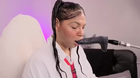 Snapshot of anabel693 chatting on November 20, 7:30 am anabel alice gandara online show from November 20, 7:30 am