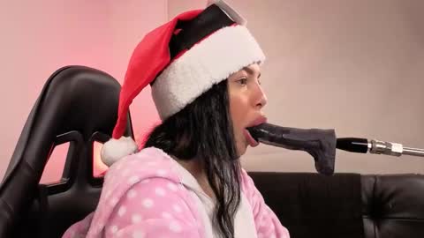 Snapshot of anabel693 chatting on December 17, 12:33 pm anabel alice gandara online show from December 17, 12:33 pm