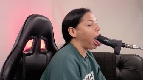 Snapshot of anabel693 chatting on December 19, 9:22 pm anabel alice gandara online show from December 19, 9:22 pm